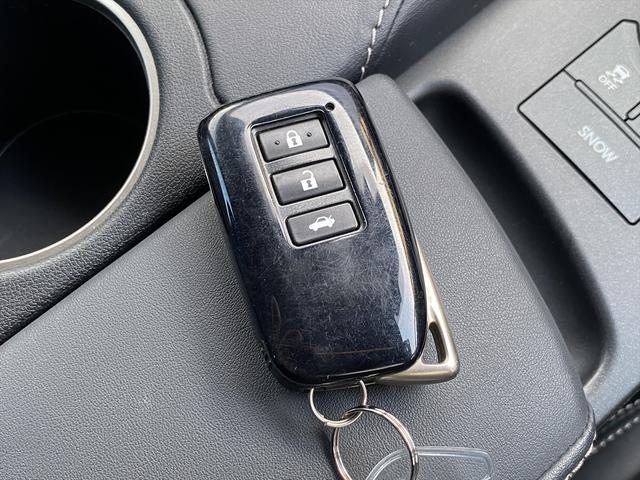 ＩＳ ＩＳ３００ｈ　バージョンＬ　フルセグナビ・バックカメラ・ＢＴオーディオ・１９ＡＷ・黒革シート・ベンチレーション・ＬＥＤライト・レーダークルーズ・ステアリングヒーター・Ｐシート・ＥＴＣ・レクサスセーフティシステム・ＢＳＭ・車高調（44枚目）