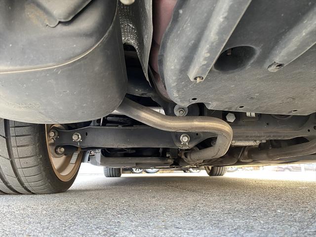 ＩＳ ＩＳ３００ｈ　バージョンＬ　フルセグナビ・バックカメラ・ＢＴオーディオ・１９ＡＷ・黒革シート・ベンチレーション・ＬＥＤライト・レーダークルーズ・ステアリングヒーター・Ｐシート・ＥＴＣ・レクサスセーフティシステム・ＢＳＭ・車高調（63枚目）