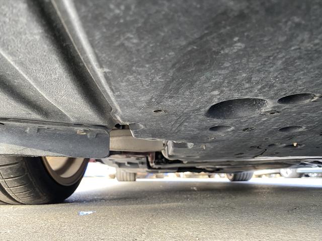 ＩＳ ＩＳ３００ｈ　バージョンＬ　フルセグナビ・バックカメラ・ＢＴオーディオ・１９ＡＷ・黒革シート・ベンチレーション・ＬＥＤライト・レーダークルーズ・ステアリングヒーター・Ｐシート・ＥＴＣ・レクサスセーフティシステム・ＢＳＭ・車高調（65枚目）