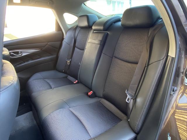 電車でお越しの際はＪＲ武蔵野線の東川口駅までお越し頂ければ、待ち合わせ場所をご案内致します。道路状況などにもよりますが、約１０分程でお迎えに上がります。ご来店お待ちしております！