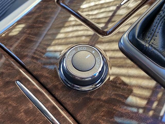 後期・フルセグナビ・全周囲カメラ・１８ＡＷ・ハーフレザーシート・パワーシート・オットマン・ＬＥＤライト・フォグライト・レーダークルーズ・コーナーセンサー・ＥＴＣ・３６０°セーフティアシスト・ＢＳＭ