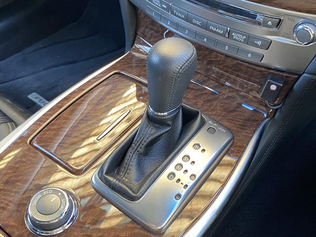 後期・フルセグナビ・全周囲カメラ・１８ＡＷ・ハーフレザーシート・パワーシート・オットマン・ＬＥＤライト・フォグライト・レーダークルーズ・コーナーセンサー・ＥＴＣ・３６０°セーフティアシスト・ＢＳＭ