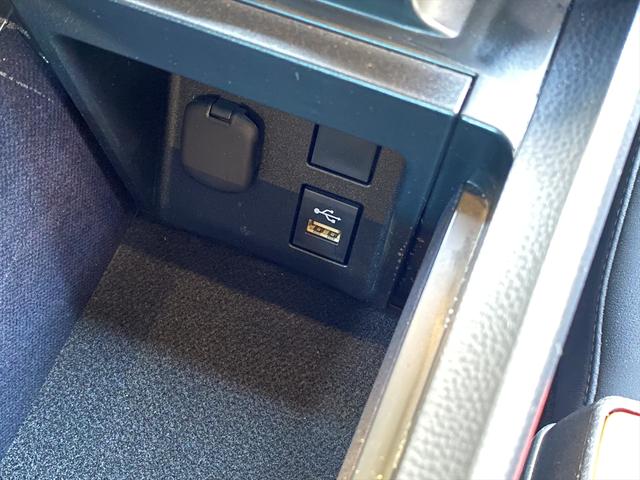 クラウンクロスオーバー Ｇアドバンスド・レザーパッケージ　フルセグＴＶ・全周囲カメラ・２１ＡＷ・黒革シート・ベンチレーション・デジタルミラー・ＬＥＤライト・ステアリングヒーター・レーダークルーズ・パワーテールゲート・ＥＴＣ・セーフティセンス・ＢＳＭ・ＨＵＤ（14枚目）