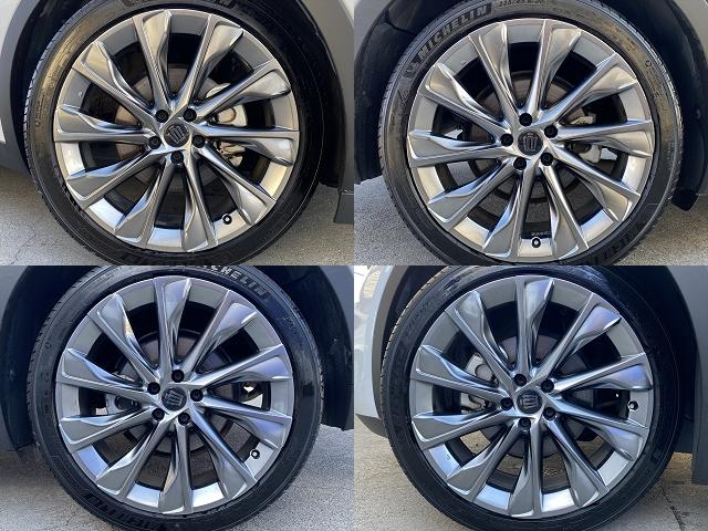 クラウンクロスオーバー Ｇアドバンスド・レザーパッケージ　フルセグＴＶ・全周囲カメラ・２１ＡＷ・黒革シート・ベンチレーション・デジタルミラー・ＬＥＤライト・ステアリングヒーター・レーダークルーズ・パワーテールゲート・ＥＴＣ・セーフティセンス・ＢＳＭ・ＨＵＤ（17枚目）