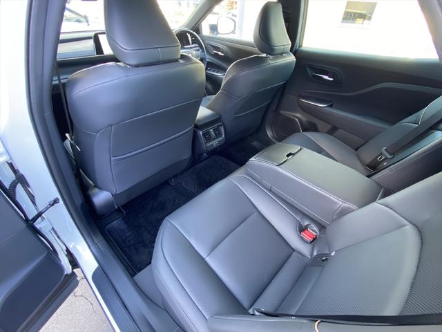 クラウンクロスオーバー Ｇアドバンスド・レザーパッケージ　フルセグＴＶ・全周囲カメラ・２１ＡＷ・黒革シート・ベンチレーション・デジタルミラー・ＬＥＤライト・ステアリングヒーター・レーダークルーズ・パワーテールゲート・ＥＴＣ・セーフティセンス・ＢＳＭ・ＨＵＤ（40枚目）