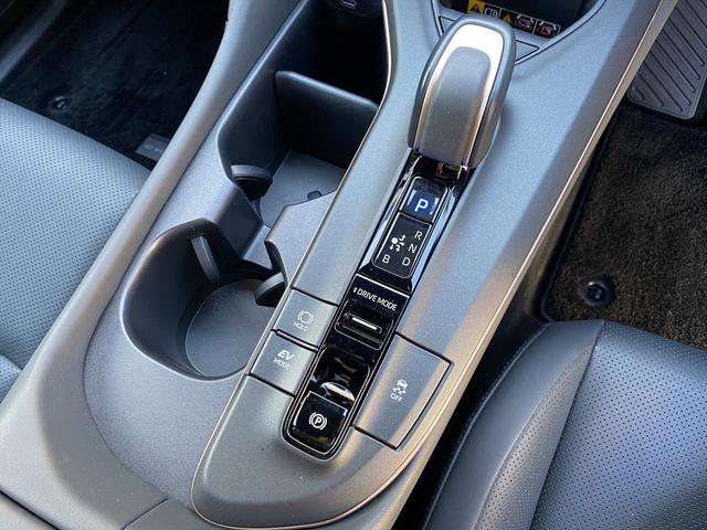 クラウンクロスオーバー Ｇアドバンスド・レザーパッケージ　フルセグＴＶ・全周囲カメラ・２１ＡＷ・黒革シート・ベンチレーション・デジタルミラー・ＬＥＤライト・ステアリングヒーター・レーダークルーズ・パワーテールゲート・ＥＴＣ・セーフティセンス・ＢＳＭ・ＨＵＤ（45枚目）