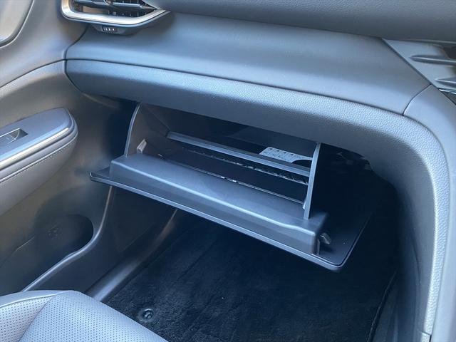 クラウンクロスオーバー Ｇアドバンスド・レザーパッケージ　フルセグＴＶ・全周囲カメラ・２１ＡＷ・黒革シート・ベンチレーション・デジタルミラー・ＬＥＤライト・ステアリングヒーター・レーダークルーズ・パワーテールゲート・ＥＴＣ・セーフティセンス・ＢＳＭ・ＨＵＤ（55枚目）