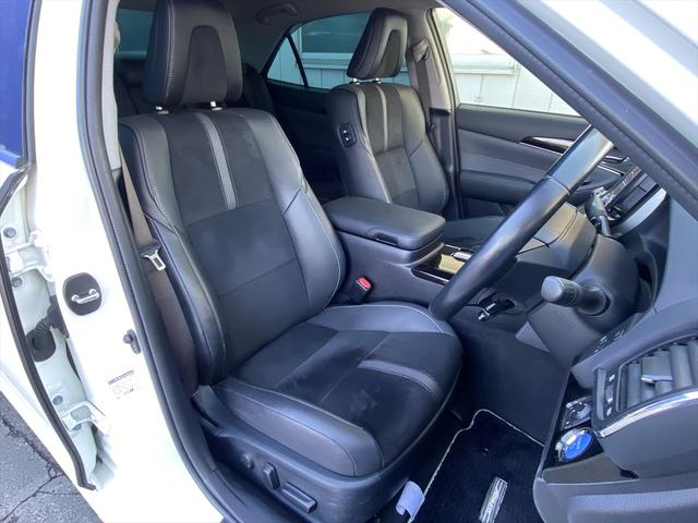 クラウンハイブリッド アスリートＳ　Ｊ－フロンティアリミテッド　後期・フルセグナビ・バックカメラ・ＢＴオーディオ・１８ＡＷ・ハーフレザーシート・シートヒーター・ＬＥＤライト・フォグ・レーダークルーズ・ステアリングヒーター・ＥＴＣ・ドアバイザー・セーフティセンス（4枚目）