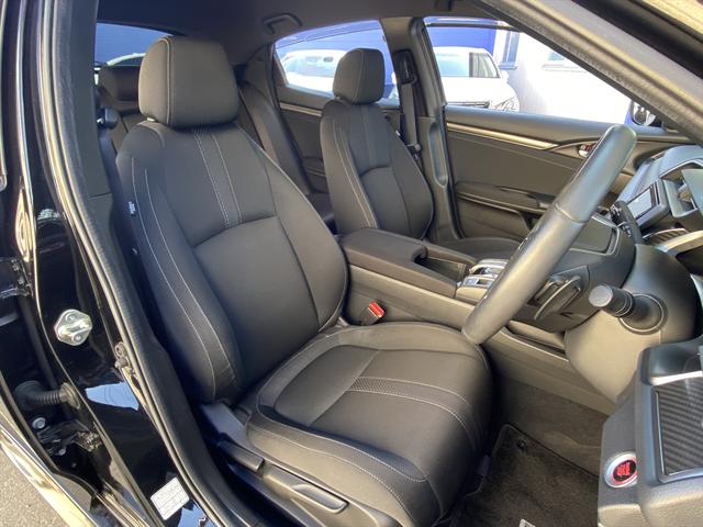 シビック ハッチバック　ホンダセンシング　ワンオーナー・フルセグナビ・バックカメラ・１８ＡＷ・シートヒーター・ＬＥＤライト・フォグ・本革巻ステアリング・レーダークルーズ・ドアバイザー・ＥＴＣ・パドルシフト・エアロ・ホンダセンシング・ＨＵＤ（4枚目）