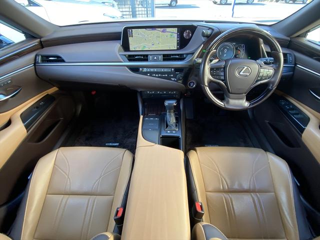 ＥＳ ＥＳ３００ｈ　バージョンＬ　サンルーフ・フルセグナビ・全周囲カメラ・ＢＴオーディオ・１８ＡＷ・茶革シート・ベンチレーション・ＬＥＤライト・ステアリングヒーター・レーダークルーズ・ＥＴＣ・レクサスセーフティシステム・ＢＳＭ・ＨＵＤ（3枚目）