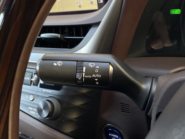 ES ES300h バージョンL サンルーフ・フルセグナビ・全周囲カメラ・BTオーディオ・18AW・茶革シート・ベンチレーション・LEDライト・ステアリングヒーター・レーダークルーズ・ETC・レクサスセーフティシステム・BSM・HUD(41枚目)