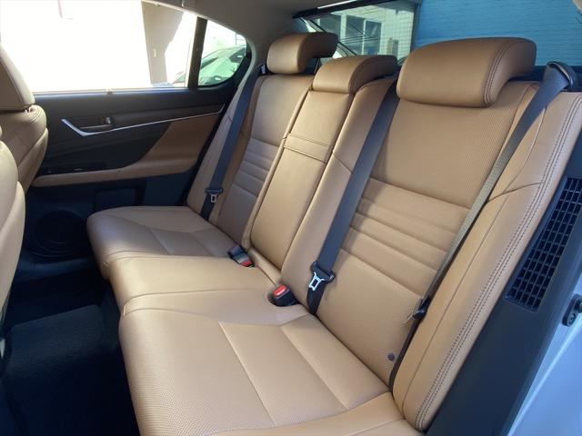 ＧＳ ＧＳ３００ｈ　Ｉパッケージ　フルセグナビ・バックカメラ・ＢＴオーディオ・１８ＡＷ・茶革シート・ベンチレーション・ＬＥＤライト・フォグ・ステアリングヒーター・レーダークルーズ・ＥＴＣ・レクサスセーフティシステム・ＢＳＭ・ＨＵＤ（5枚目）