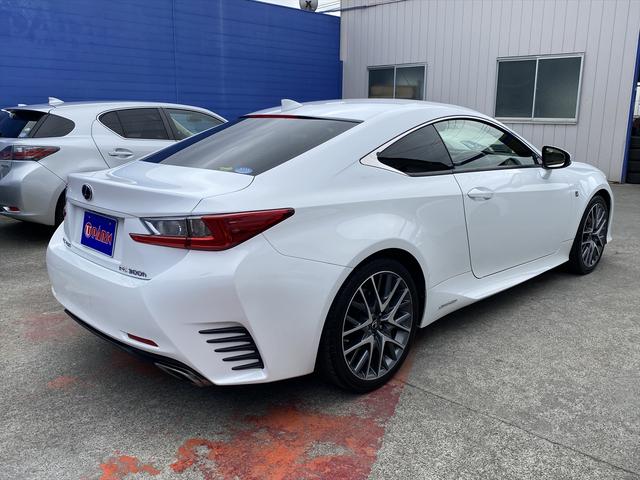 フルセグナビ・バックカメラ・ＢＴオーディオ・１９ＡＷ・黒革シート・ベンチレーション・ＬＥＤライト・フォグ・レーダークルーズ・ステアリングヒーター・本革巻ステアリング・ＥＴＣ・パドルシフト・フロアマット