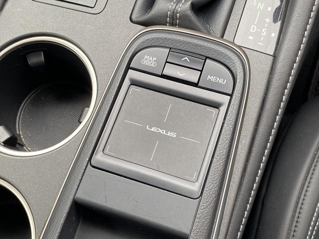 フルセグナビ・バックカメラ・ＢＴオーディオ・１９ＡＷ・黒革シート・ベンチレーション・ＬＥＤライト・フォグ・レーダークルーズ・ステアリングヒーター・本革巻ステアリング・ＥＴＣ・パドルシフト・フロアマット