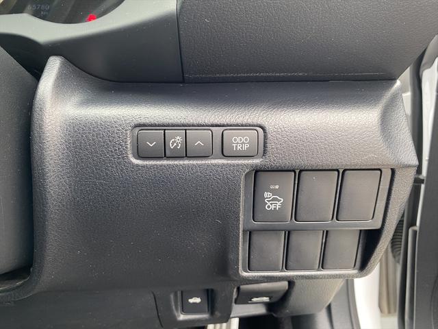 フルセグナビ・バックカメラ・ＢＴオーディオ・１９ＡＷ・黒革シート・ベンチレーション・ＬＥＤライト・フォグ・レーダークルーズ・ステアリングヒーター・本革巻ステアリング・ＥＴＣ・パドルシフト・フロアマット