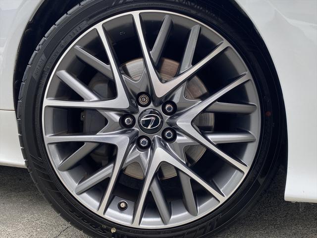 フルセグナビ・バックカメラ・ＢＴオーディオ・１９ＡＷ・黒革シート・ベンチレーション・ＬＥＤライト・フォグ・レーダークルーズ・ステアリングヒーター・本革巻ステアリング・ＥＴＣ・パドルシフト・フロアマット