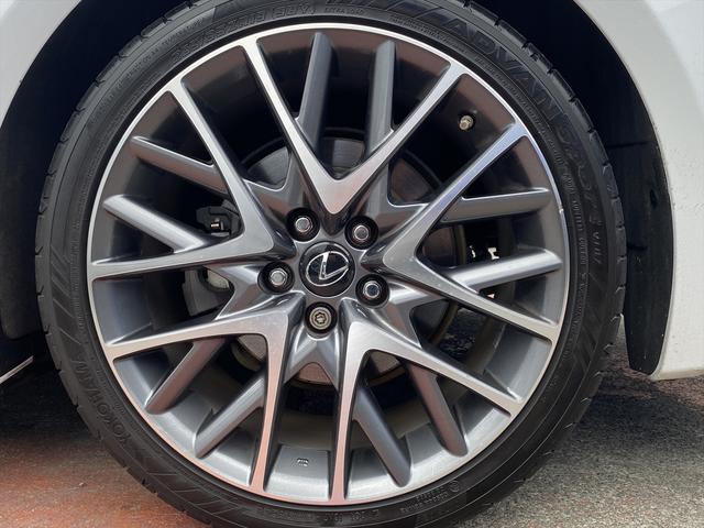 フルセグナビ・バックカメラ・ＢＴオーディオ・１９ＡＷ・黒革シート・ベンチレーション・ＬＥＤライト・フォグ・レーダークルーズ・ステアリングヒーター・本革巻ステアリング・ＥＴＣ・パドルシフト・フロアマット