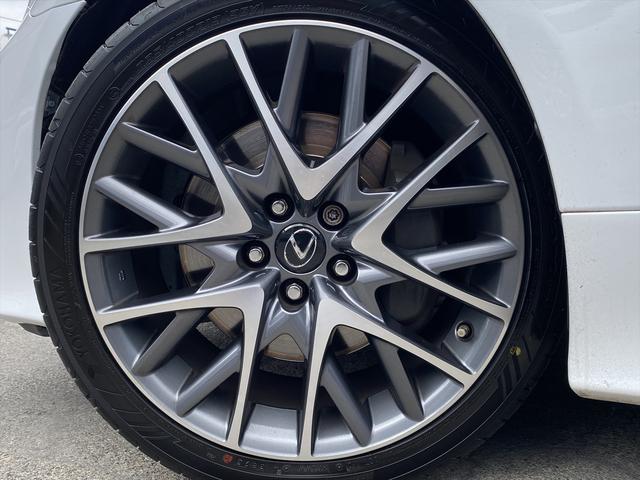 フルセグナビ・バックカメラ・ＢＴオーディオ・１９ＡＷ・黒革シート・ベンチレーション・ＬＥＤライト・フォグ・レーダークルーズ・ステアリングヒーター・本革巻ステアリング・ＥＴＣ・パドルシフト・フロアマット