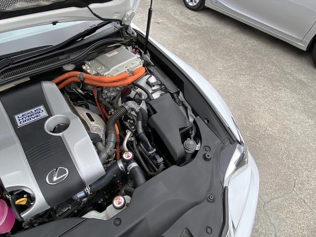 フルセグナビ・バックカメラ・ＢＴオーディオ・１９ＡＷ・黒革シート・ベンチレーション・ＬＥＤライト・フォグ・レーダークルーズ・ステアリングヒーター・本革巻ステアリング・ＥＴＣ・パドルシフト・フロアマット