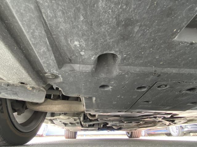 フルセグナビ・バックカメラ・ＢＴオーディオ・１９ＡＷ・黒革シート・ベンチレーション・ＬＥＤライト・フォグ・レーダークルーズ・ステアリングヒーター・本革巻ステアリング・ＥＴＣ・パドルシフト・フロアマット