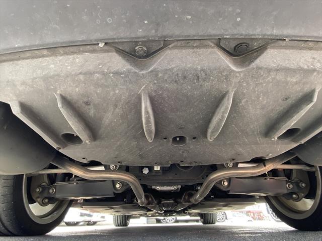 フルセグナビ・バックカメラ・ＢＴオーディオ・１９ＡＷ・黒革シート・ベンチレーション・ＬＥＤライト・フォグ・レーダークルーズ・ステアリングヒーター・本革巻ステアリング・ＥＴＣ・パドルシフト・フロアマット