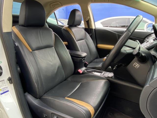 ＨＳ ＨＳ２５０ｈ　ハーモニアス　レザーインテリア　フルセグナビ・バックカメラ・１９ＡＷ・コンビ革シート・パワーシート・シートヒーター・ＬＥＤライト・フォグ・本革巻ステアリング・クルーズコントロール・ＥＴＣ・フロアマット・ＵＳＢ・ＭＳＶ・スマートキー（4枚目）