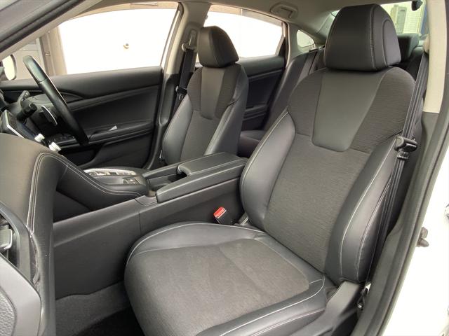 インサイト ＥＸ　ワンオーナー・フルセグナビ・バックカメラ・ＢＴオーディオ・１７ＡＷ・ハーフレザーシート・シートヒーター・ＬＥＤライト・フォグ・レーダークルーズ・ＥＴＣ・ドアバイザー・Ｒソナー・ホンダセンシング・ＢＳＭ（25枚目）