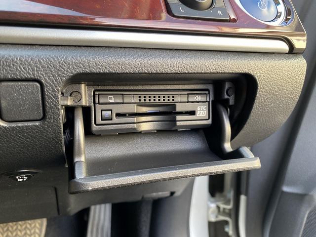 クラウンマジェスタ Ｆバージョン　フルセグナビ・全周囲カメラ・ＢＴオーディオ・１８ＡＷ・ベージュ革シート・ベンチレーション・ＬＥＤライト・フォグ・レーダークルーズ・ステアリングヒーター・ウッドコンビハンドル・セーフティセンス・ＢＳＭ（14枚目）