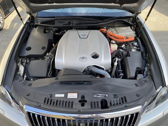 クラウンマジェスタ Ｆバージョン　フルセグナビ・全周囲カメラ・ＢＴオーディオ・１８ＡＷ・ベージュ革シート・ベンチレーション・ＬＥＤライト・フォグ・レーダークルーズ・ステアリングヒーター・ウッドコンビハンドル・セーフティセンス・ＢＳＭ（19枚目）