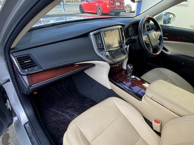 クラウンマジェスタ Ｆバージョン　フルセグナビ・全周囲カメラ・ＢＴオーディオ・１８ＡＷ・ベージュ革シート・ベンチレーション・ＬＥＤライト・フォグ・レーダークルーズ・ステアリングヒーター・ウッドコンビハンドル・セーフティセンス・ＢＳＭ（36枚目）