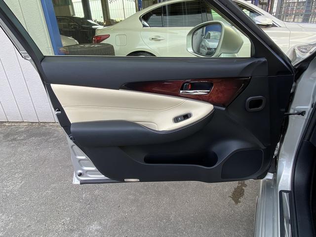 クラウンマジェスタ Ｆバージョン　フルセグナビ・全周囲カメラ・ＢＴオーディオ・１８ＡＷ・ベージュ革シート・ベンチレーション・ＬＥＤライト・フォグ・レーダークルーズ・ステアリングヒーター・ウッドコンビハンドル・セーフティセンス・ＢＳＭ（37枚目）