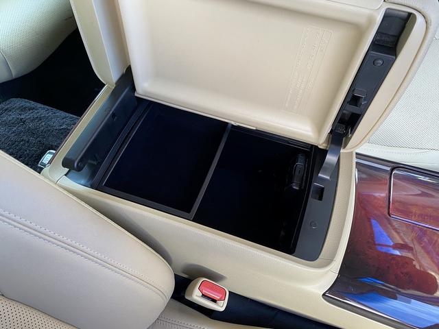 クラウンマジェスタ Ｆバージョン　フルセグナビ・全周囲カメラ・ＢＴオーディオ・１８ＡＷ・ベージュ革シート・ベンチレーション・ＬＥＤライト・フォグ・レーダークルーズ・ステアリングヒーター・ウッドコンビハンドル・セーフティセンス・ＢＳＭ（58枚目）