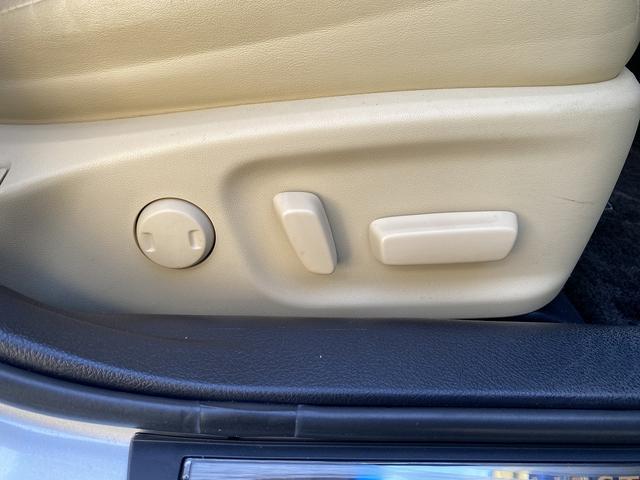 クラウンマジェスタ Ｆバージョン　フルセグナビ・全周囲カメラ・ＢＴオーディオ・１８ＡＷ・ベージュ革シート・ベンチレーション・ＬＥＤライト・フォグ・レーダークルーズ・ステアリングヒーター・ウッドコンビハンドル・セーフティセンス・ＢＳＭ（59枚目）