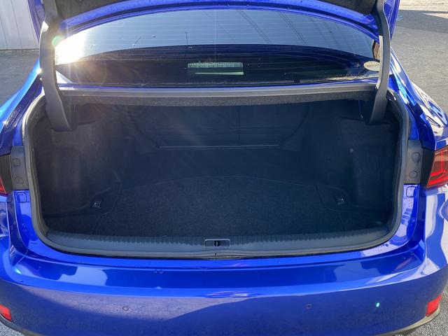 IS IS250 Fスポーツ サンルーフ・フルセグナビ・バックカメラ・BTオーディオ・18AW・ハーフレザーシート・シートヒーター・LEDライト・フォグ・レーダークルーズ・ETC・コーナーセンサー・USB・プリクラッシュセーフティ(6枚目)