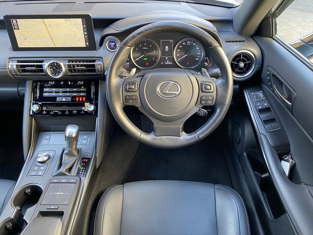 IS IS300h バージョンL フルセグナビ・全周囲カメラ・BTオーディオ・19AW・黒革シート・ベンチレーション・LEDライト・ステアリングヒーター・レーダークルーズ・Rサンシェード・ETC・レクサスセーフティシステム・BSM(31枚目)