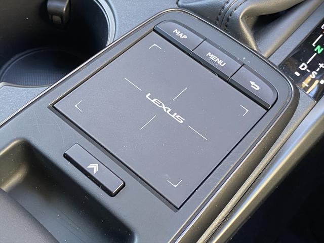 IS IS300h バージョンL フルセグナビ・全周囲カメラ・BTオーディオ・19AW・黒革シート・ベンチレーション・LEDライト・ステアリングヒーター・レーダークルーズ・Rサンシェード・ETC・レクサスセーフティシステム・BSM(41枚目)