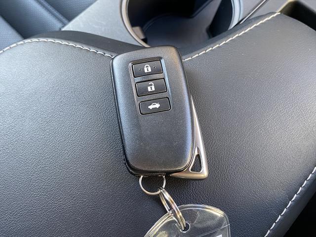 IS IS300h バージョンL フルセグナビ・全周囲カメラ・BTオーディオ・19AW・黒革シート・ベンチレーション・LEDライト・ステアリングヒーター・レーダークルーズ・Rサンシェード・ETC・レクサスセーフティシステム・BSM(50枚目)