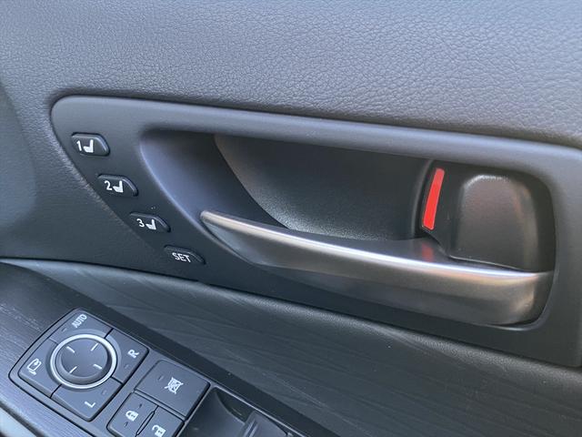 IS IS300h バージョンL フルセグナビ・全周囲カメラ・BTオーディオ・19AW・黒革シート・ベンチレーション・LEDライト・ステアリングヒーター・レーダークルーズ・Rサンシェード・ETC・レクサスセーフティシステム・BSM(56枚目)