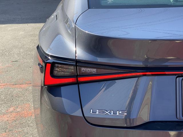 IS IS300h バージョンL フルセグナビ・全周囲カメラ・BTオーディオ・19AW・黒革シート・ベンチレーション・LEDライト・ステアリングヒーター・レーダークルーズ・Rサンシェード・ETC・レクサスセーフティシステム・BSM(63枚目)