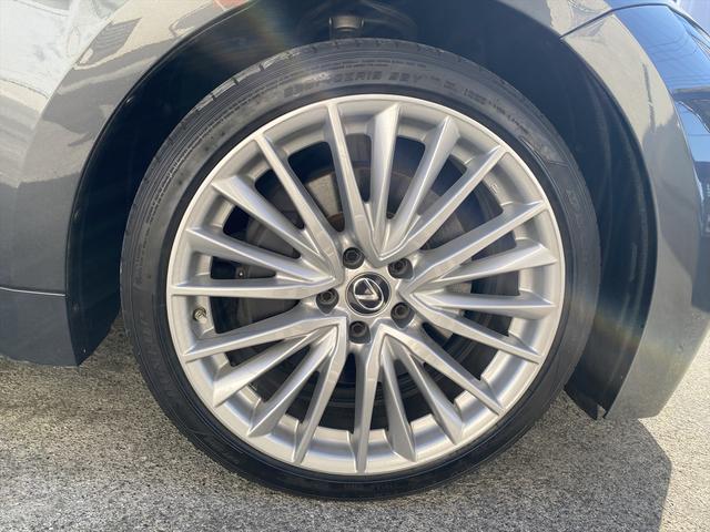 IS IS300h バージョンL フルセグナビ・全周囲カメラ・BTオーディオ・19AW・黒革シート・ベンチレーション・LEDライト・ステアリングヒーター・レーダークルーズ・Rサンシェード・ETC・レクサスセーフティシステム・BSM(71枚目)