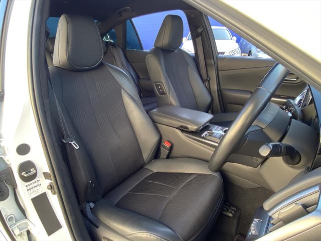 クラウンハイブリッド ＲＳ　後期・フルセグナビ・全周囲カメラ・ＢＴオーディオ・１８ＡＷ・ハーフレザーシート・シートヒーター・ＬＥＤライト・フォグ・ステアリングヒーター・レーダークルーズ・ＥＴＣ・セーフティセンス・ＢＳＭ・ＨＵＤ（4枚目）