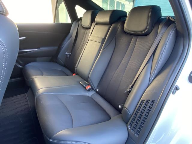 クラウンハイブリッド ＲＳ　後期・フルセグナビ・全周囲カメラ・ＢＴオーディオ・１８ＡＷ・ハーフレザーシート・シートヒーター・ＬＥＤライト・フォグ・ステアリングヒーター・レーダークルーズ・ＥＴＣ・セーフティセンス・ＢＳＭ・ＨＵＤ（5枚目）