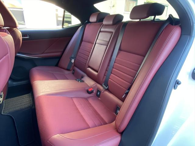 ＩＳ ＩＳ２００ｔ　Ｆスポーツ　ワンオーナー・サンルーフ・モデリスタエアロ・フルセグナビ・バックカメラ・ＢＴオーディオ・１８ＡＷ・ハーフレザーシート・シートヒーター・レーダークルーズ・本革巻ステアリング・レクサスセーフティシステム（5枚目）