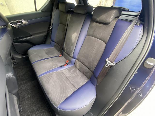 CT CT200hブラックシークエンス 後期・フルセグナビ・バックカメラ・BTオーディオ・17AW・ハーフレザーシート・パワーシート・シートヒーター・LEDライト・フォグ・レーダークルーズ・ドアバイザー・ETC・レクサスセーフティシステム(5枚目)