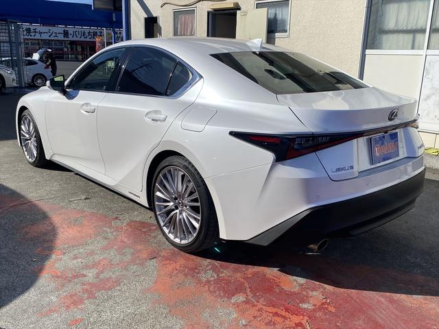 ＩＳ ＩＳ３００ｈ　バージョンＬ　フルセグナビ・バックカメラ・ＢＴオーディオ・１９ＡＷ・黒革シート・ベンチレーション・ＬＥＤライト・ステアリングヒーター・レーダークルーズ・フロアマット・パドルシフト・レクサスセーフティシステム・ＢＳＭ（28枚目）