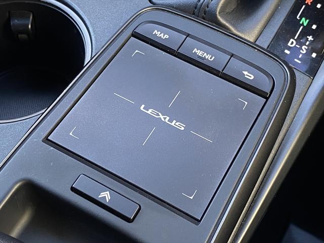ＩＳ ＩＳ３００ｈ　バージョンＬ　フルセグナビ・バックカメラ・ＢＴオーディオ・１９ＡＷ・黒革シート・ベンチレーション・ＬＥＤライト・ステアリングヒーター・レーダークルーズ・フロアマット・パドルシフト・レクサスセーフティシステム・ＢＳＭ（39枚目）