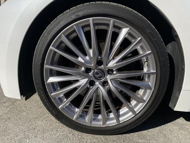 ＩＳ ＩＳ３００ｈ　バージョンＬ　フルセグナビ・バックカメラ・ＢＴオーディオ・１９ＡＷ・黒革シート・ベンチレーション・ＬＥＤライト・ステアリングヒーター・レーダークルーズ・フロアマット・パドルシフト・レクサスセーフティシステム・ＢＳＭ（69枚目）