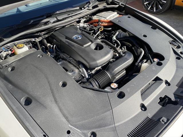 クラウンハイブリッド RSアドバンス 後期・フルセグナビ・全周囲カメラ・デジタルミラー・BTオーディオ・18AW・コンビ革シート・ベンチレーション・ステアリングヒーター・レーダークルーズ・ETC・USB・セーフティセンス・BSM・HUD(19枚目)