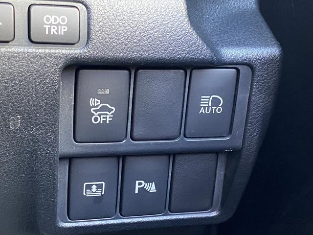 IS IS300h バージョンL ワンオーナー・フルセグナビ・バックカメラ・BTオーディオ・17AW・黒革シート・ベンチレーション・レーダークルーズ・Rサンシェード・コーナーセンサー・ドアバイザー・ETC・レクサスセーフティシステム(12枚目)