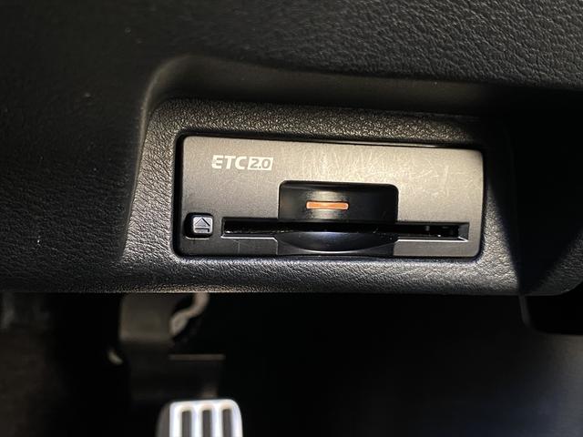 スカイライン ハイブリッド　ＧＴ　タイプＳＰ　後期・フルセグナビ・全周囲カメラ・ＢＴオーディオ・１９ＡＷ・黒革シート・シートヒーター・ＬＥＤライト・フォグ・レーダークルーズ・コーナーセンサー・ＥＴＣ・ＵＳＢ・全方位運転支援システム・ＢＳＭ・ＨＵＤ（14枚目）